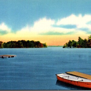 Carte postale Scène de lac Bateau à rames à quai plate-forme flottante inutilisé