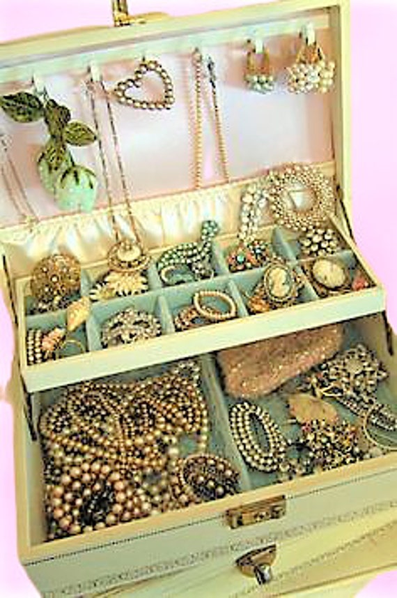 Jewelry Mystery Box for Her 310 Vintage Pieces Weara… Gem