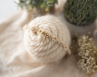 Vintage White Dainty Halo