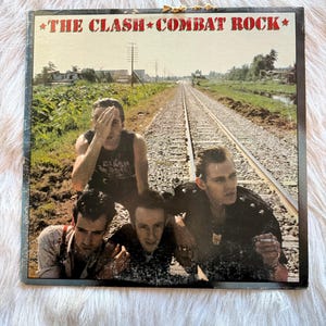 欧LP Clash The Clash 88985348291 Columbia, Legacy, Sony Music /00260 The Clash - the Clash / LP 180g Vinyl (columbia/legacy/sony