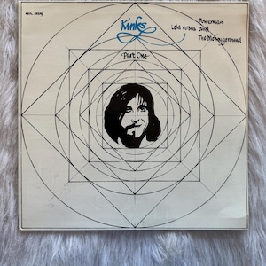 Kinks-Lola Versus Powerman and The Money Goround