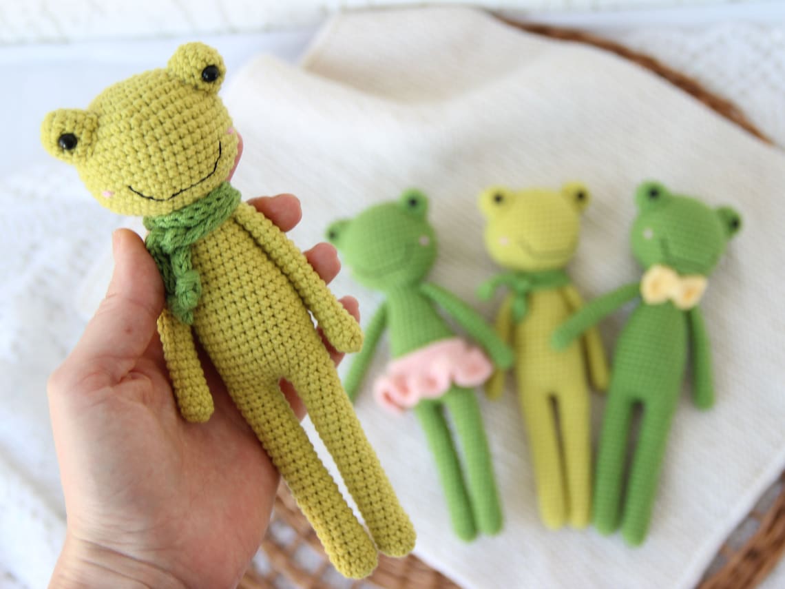 Amigurumi PATTERN Frogs plush crochet Green frog amigurumi | Etsy