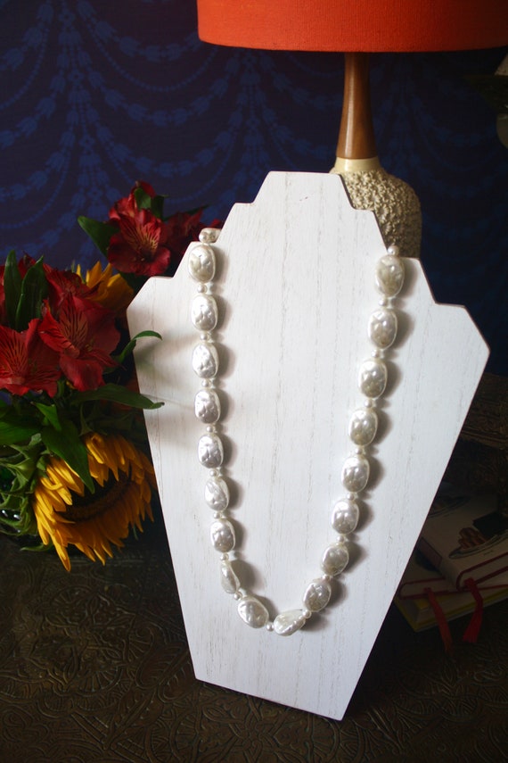 90's Vintage Pearl Beaded Necklace with Faux Pearl