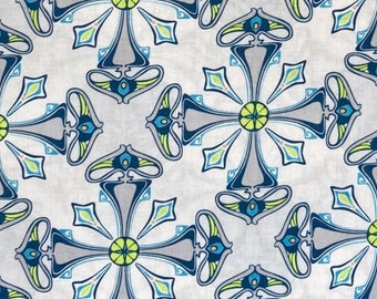 Kingdom by Jessica Levitt patt #33208 Tapestry. Overlapping quilt-like circles in grey, shades of blue and lime green on a cool white ground