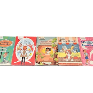 Könnte beinhalten: Eine Sammlung von fünf Vintage-Kinderbüchern. Titel sind "Mr. Pine's Mixed-up Signs", "When I Grow Up", "Laurie and the Yellow Curtains", "Barney Beagle" und "Question and Answer Book". Die Bücher haben farbenfrohe Illustrationen und sind in gutem Zustand.