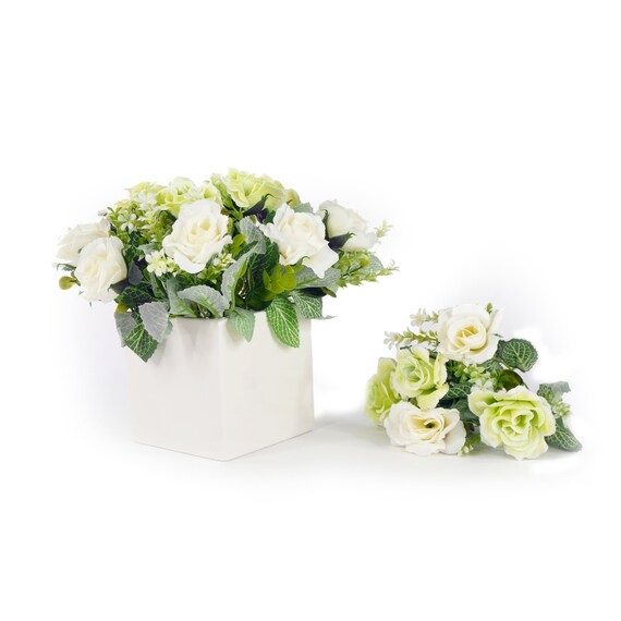 Handmade vase to arrange flowers nice gift and beautiful decoration Handmade vase to arrange flowers nice gift and beautiful decoration