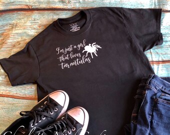 T-shirt- Tarantula thema "I'm Just A Girl that likes Tarantulas" zwart t-shirt