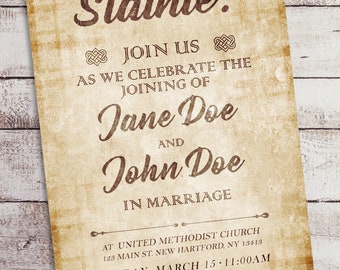 Peut inclure: Une invitation de mariage de style vintage avec un fond brun et un motif de nœud celtique. Le texte indique "Slainte!"  "Rejoignez-nous pour célébrer l'union de Jane Doe et John Doe."  "À l'église méthodiste unie 123 Main St. New Hartford, NY 13413 Dimanche 15 mars 11h00 Réception à suivre."