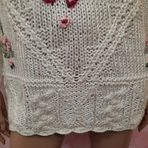 Vintage 80s Cottagecore Floral Handknit Sweater S… - image 2