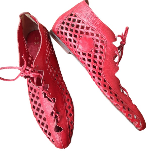 Vintage 80s Red Leather Lace Up Booties Flats Shoes Pointed Toe Perforated Womens US 8