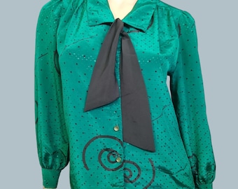 Vintage 80s Secretary Blouse Green Swirl Pattern Tie Neck Long Sleeve Petite M