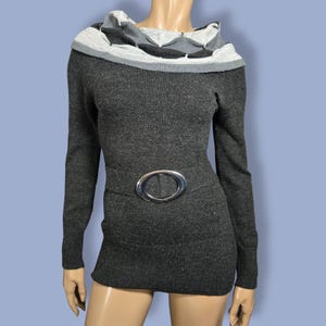 Y2K Gray Belted Sweater Size S Silver Oval Buckle Retro Mod Cowl Neck Fitted