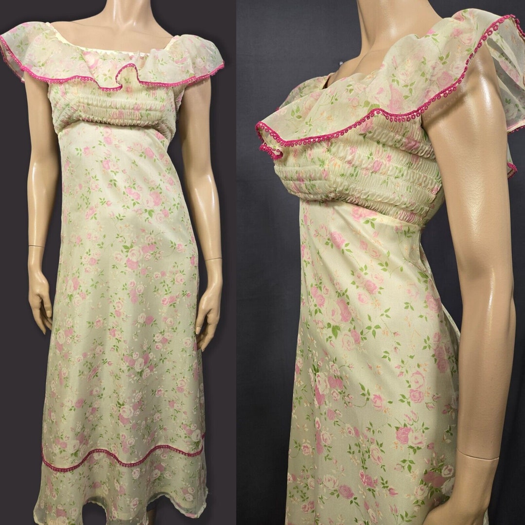 Gorgeous 70s Floral Cotton Lace Trimmed Collar Maxi Dress