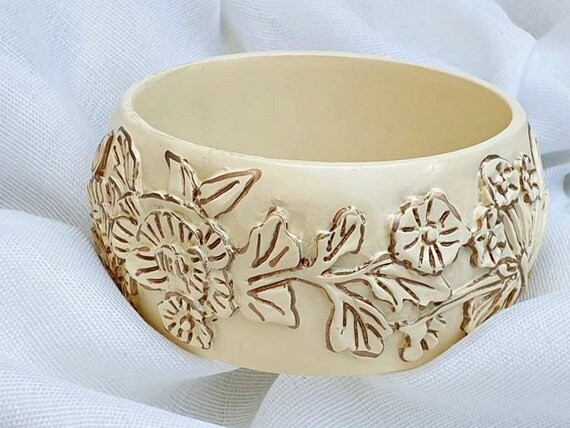 Vintage carved bangle, vintage carved hand painte… - image 4