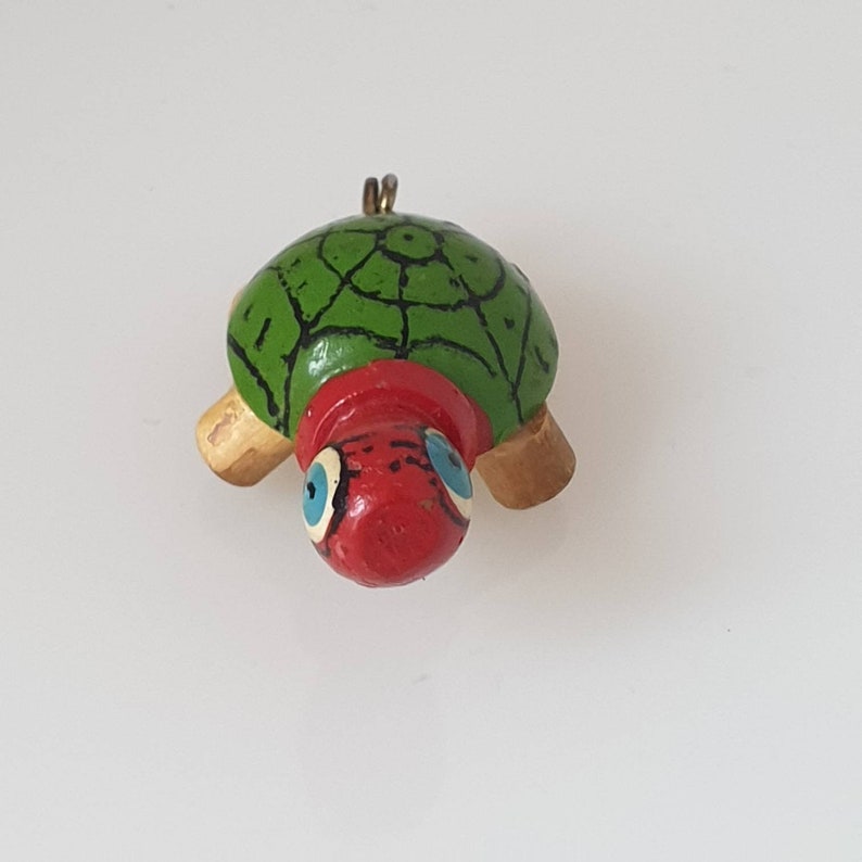 Vintage Tortoise Brooch, Wooden Hand painted Tortoise Brooch Pin, Cute Tortoise /Turtle Brooch image 2