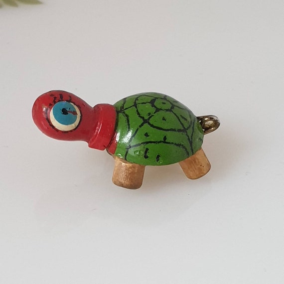Vintage Tortoise Brooch, Wooden Hand painted Tort… - image 6