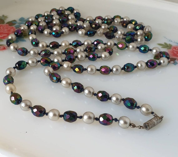 Very long vintage continuous pearlised glass bead necklace