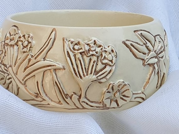 Vintage carved bangle, vintage carved hand painte… - image 7