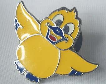 Insigne de poussin de Rocket Badge Company, insigne d'épingle Buzby jaune, broche d'épingle à revers en émail