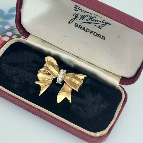 vintage Nina Ricci Broche, Nina Ricci Bow Brooch, vintage Bow Crystal Brooch Signé Ninna Ricci