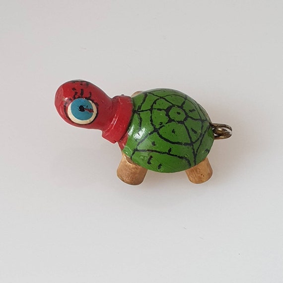 Vintage Tortoise Brooch, Wooden Hand painted Tort… - image 3