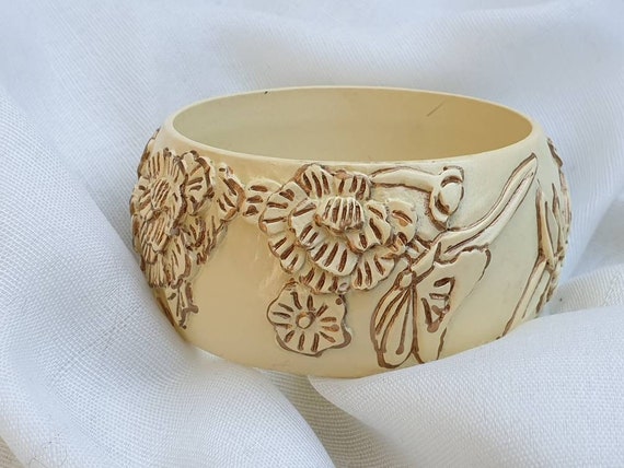 Vintage carved bangle, vintage carved hand painte… - image 9