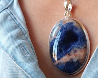 HS5DG Silver Plated Spiral Wrapped Polished Sodalite Heart Pendant HS5DG Silver Plated Spiral Wrapped Polished Sodalite Heart Pendant