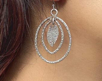 Pendientes colgantes de hoja de plata de ley martillada, joyería tribal india