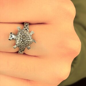 Handmade Sterling Silver Turtle Ring Size US 8, Sterling Silver Statement Turtle ring for Her, Gift for Men, Symbolic Yoga Jewelry,