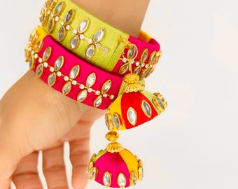 ハンドメイドシルク糸クンダンバングルペア、インドのジュエリー