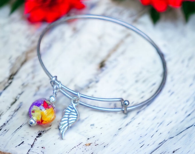 Flower stainless steel bracelet.  Memorial Jewelry, Memorial Beads. Jewelry made with funeral flowers. Made with real flowers