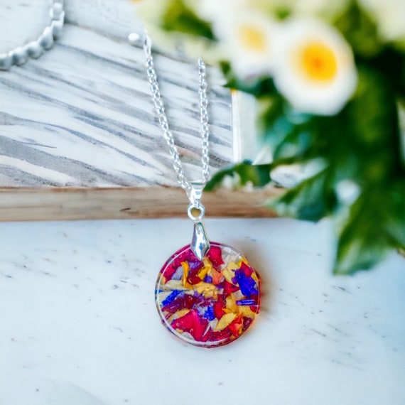 Round Petal Necklace: Keepsake Jewelry Made with Your Flowers