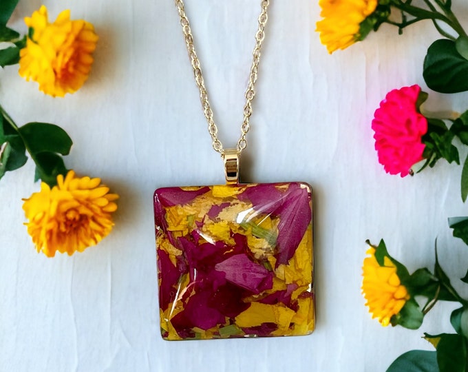 25mm or 30mm Square pendant. Memorial beads. Wedding flowers. Funeral flowers. Made with real flowers