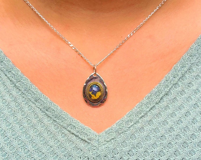 8 x10mm sterling silver Flower Petal Necklace.  Memorial Jewelry, Memorial Beads. Wedding Flowers. Funeral Flowers. Made with real flowers