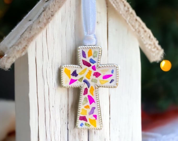 Flower petal cross keychain.  Memorial Jewelry, Ornament. Memorial Beads. Wedding Flowers. Funeral Flowers. Made with real flowers