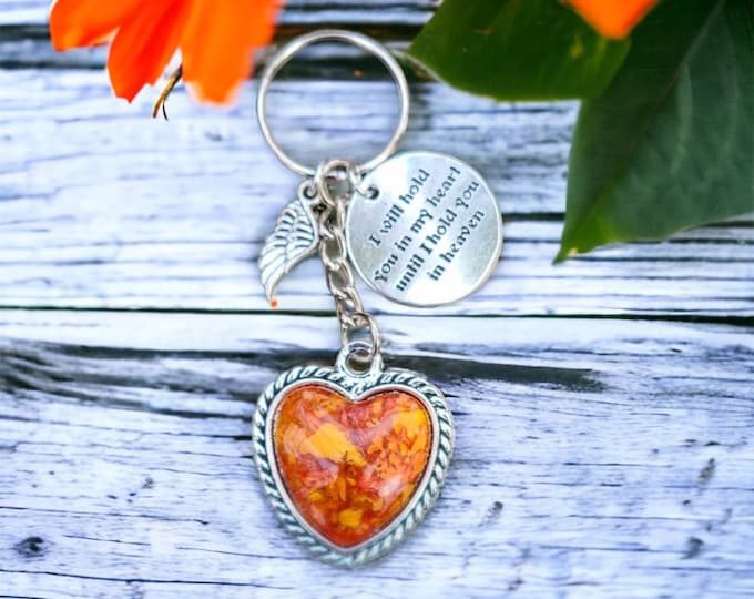 Heart keychain made with flowers, Memorial Jewelry, Memorial Beads. Wedding Flowers. Funeral Flowers. Made with real flowers