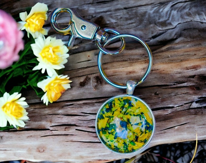 30mm keychain. Wedding Flowers. Memorial Jewelry, Jewelry made Funeral Flowers. Made with real flowers