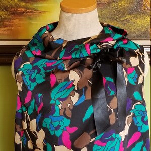 Vintage Women&#39;s Sleeveless Blouse