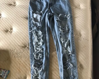 5t ripped jeans