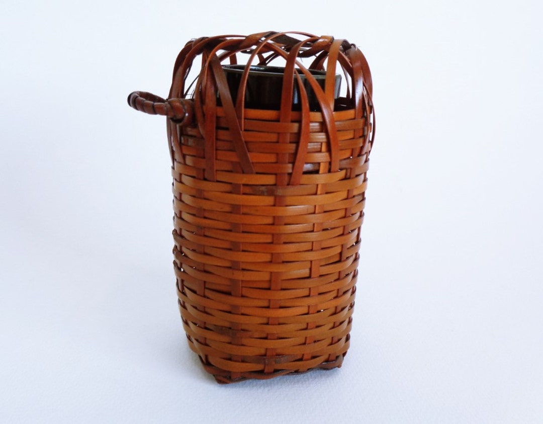 竹細工　飾り物　壁かけ飾り★茶道具 竹細工 飾り物 壁かけ飾り☆茶道具 掛け花籠 蛇籠B 根曲り竹 茶花