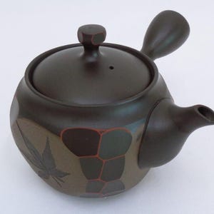 Fine Kyusu teapot Japanese Tokoname Kokudei black clay Hand made Mid size Yokode no Kyusu with Leaf design, Signed-marked by Artist #JI6