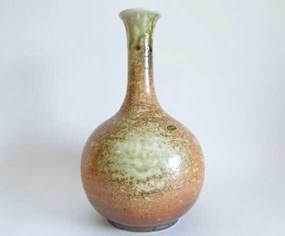 Hanaire Flower Vase, Japanese Shigaraki-yaki Wood Fired Pottery