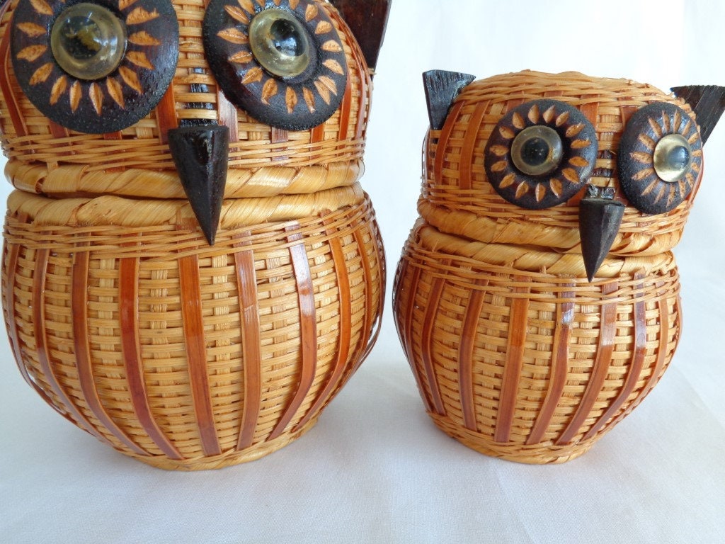 中国フクロウの竹かご 上海の手工芸品 籐製竹製フクロウの蓋付きかご