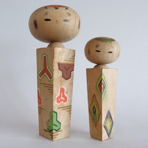 Kokeshi Puppen Paar, japanische Kokeshi Puppen Bubble Head, Vintage kreative Kokeshi Puppen, handgemacht, handbemalt # A323