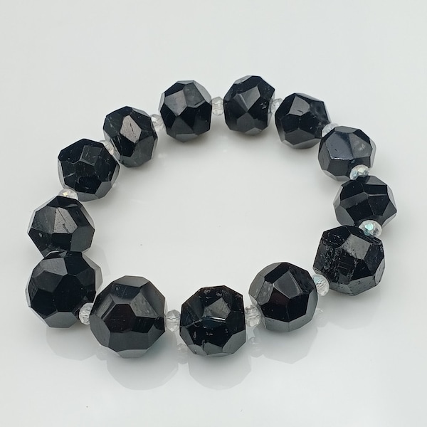 Bracelet de perles de tourmaline noire fringante 46 grammes, bracelet Schorl à facettes - tourmaline noire Schorl, bracelet, cadeau pour elle, cadeau pour lui