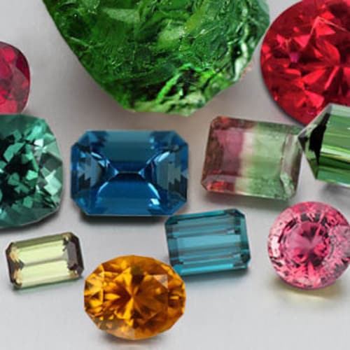 スペサルティンガーネット入り天然アクアマリンクリスタル（パキスタン