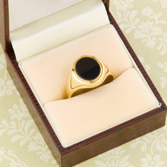 9ct Gold Onyx Signet Ring - image 8