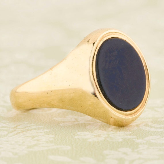 9ct Gold Onyx Signet Ring - image 4