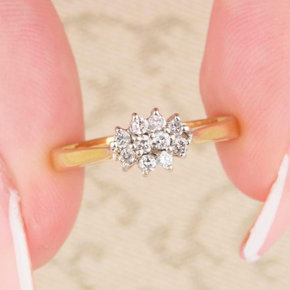 18ct diamond cluster ring discount