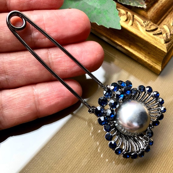 Art Deco Large Dark Blue and Gray Crystal Rhinestone Brooch Pin